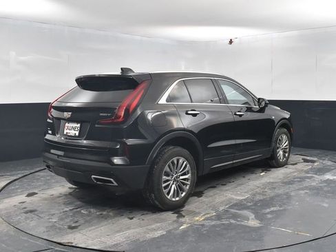 Used 2024 Cadillac XT4 Premium Luxury image 8