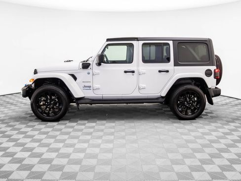 Used 2022 Jeep Wrangler Unlimited Sahara w/ Cold Weather Group image 2