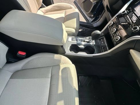 Used 2022 Subaru Ascent Premium w/ Convenience Package AWD/4WD image 37
