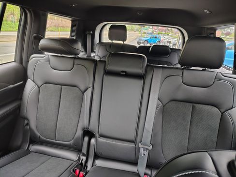 New 2026 Jeep Grand Cherokee L 4WD image 23