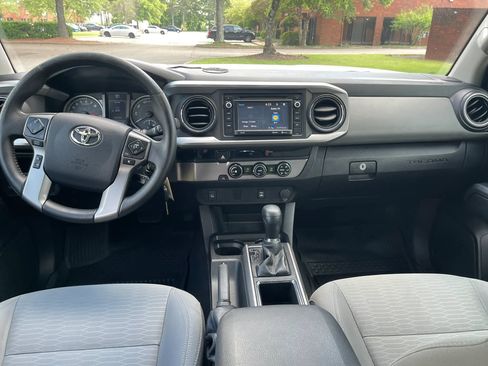 Used 2016 Toyota Tacoma SR5 RWD image 15