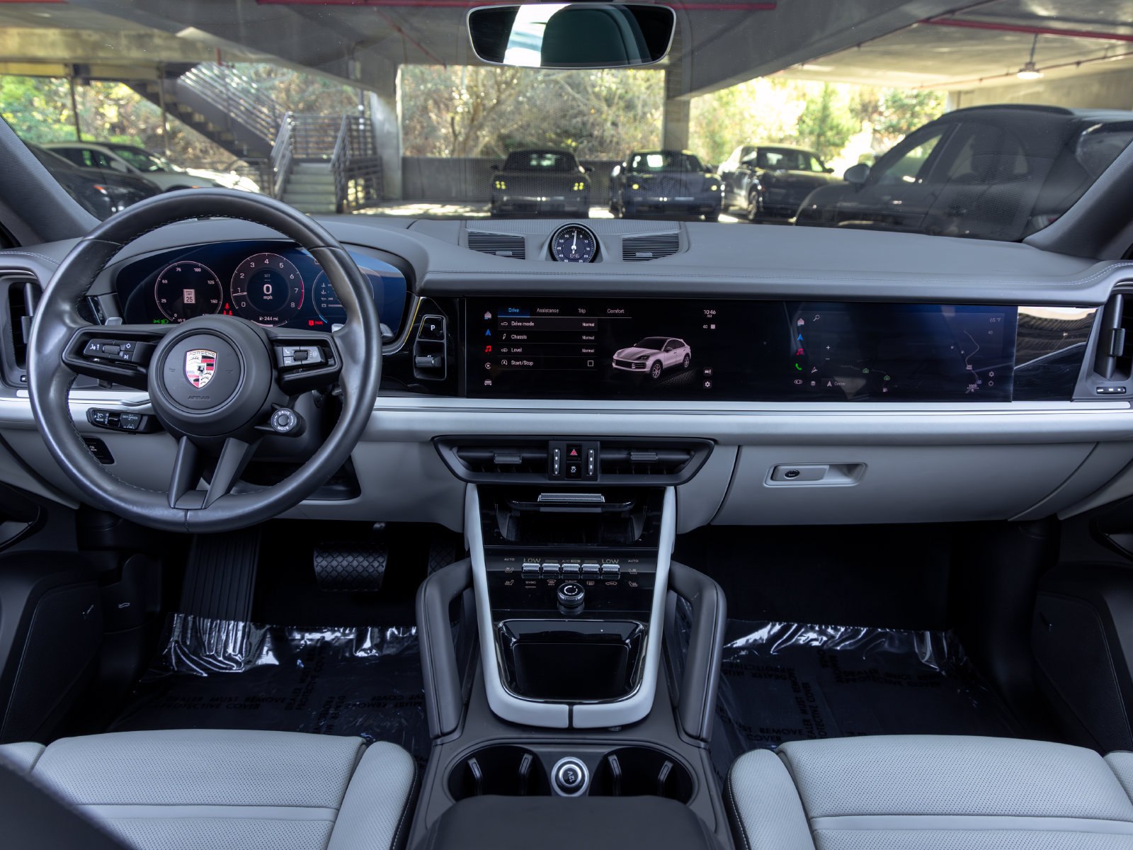Certified 2024 Porsche Cayenne Coupe AWD/4WD image 38