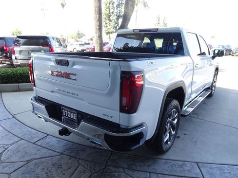 New 2026 GMC Sierra 1500 SLT AWD/4WD image 10