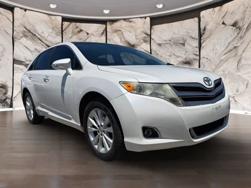 Used 2014 Toyota Venza XLE w/ XLE Premium Package FWD image 3