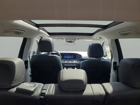 New 2026 Mercedes-Benz GLS 450 4MATIC image 10