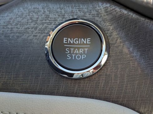 Certified 2025 Ford Explorer Platinum w/ LUX Leather Package image 25