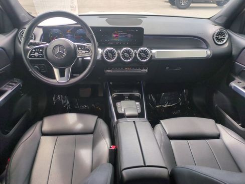 Used 2023 Mercedes-Benz EQB 300 4MATIC image 17