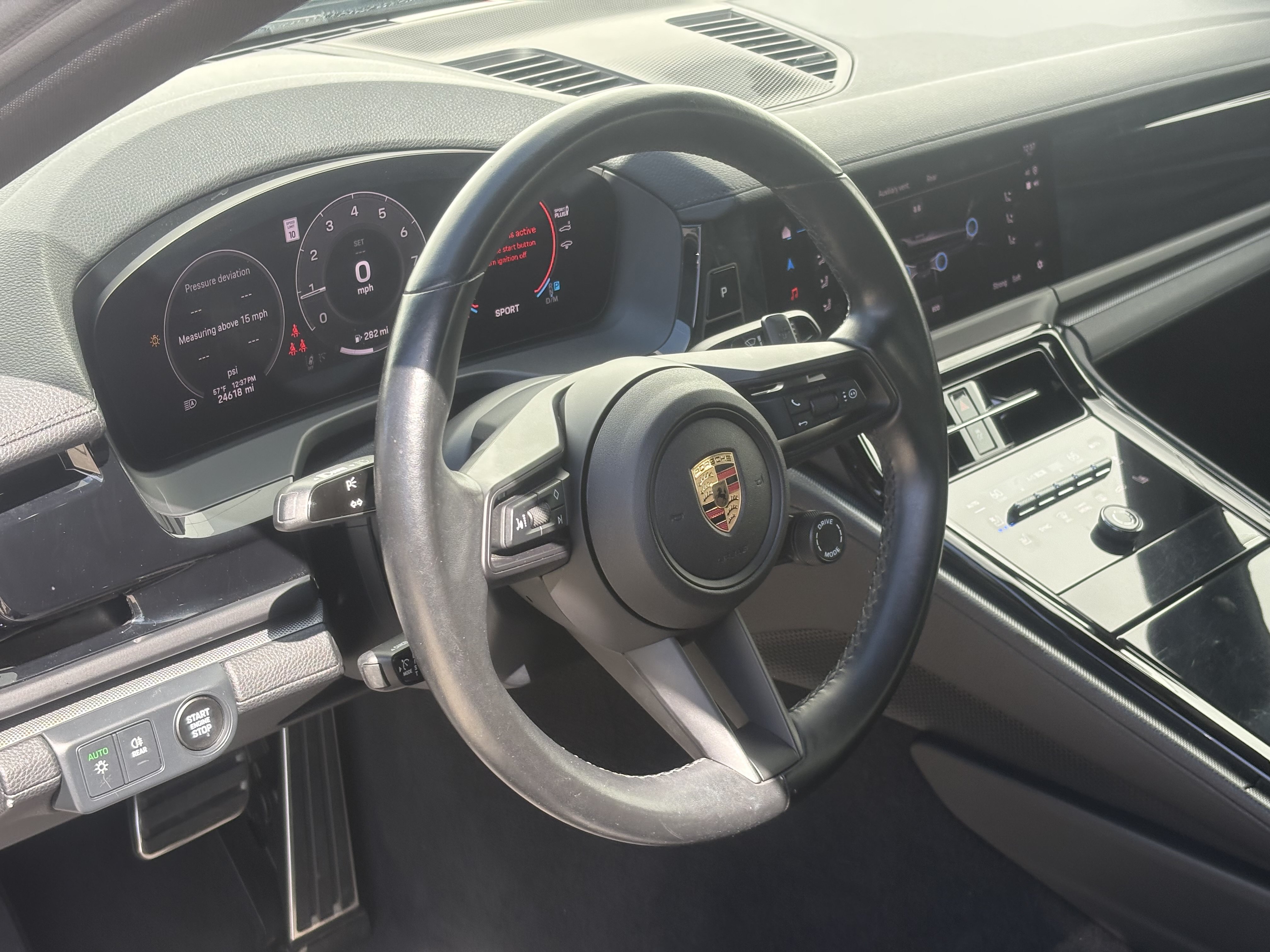 Used 2025 Porsche Panamera RWD image 15