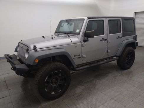 Used 2018 Jeep Wrangler Unlimited Sport AWD/4WD image 2