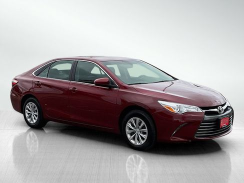 Used 2017 Toyota Camry LE FWD image 7