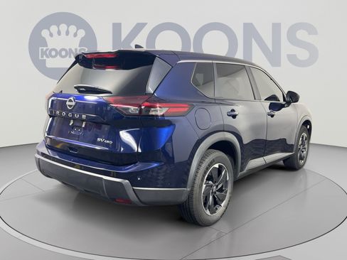 Used 2024 Nissan Rogue SV AWD/4WD image 7