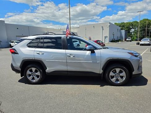 Used 2022 Toyota RAV4 XLE w/ Convenience Package AWD/4WD image 8