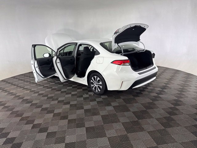 Used 2022 Toyota Corolla LE w/ Body Protection Package (TMS) FWD image 18