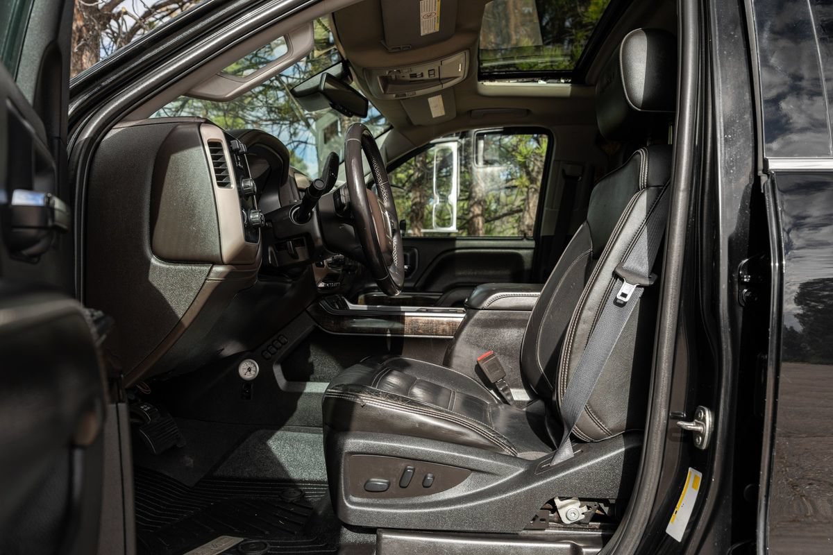 Used 2019 GMC Sierra 3500 Denali AWD/4WD image 15