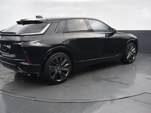 Certified 2024 Cadillac Lyriq Luxury AWD/4WD image 6