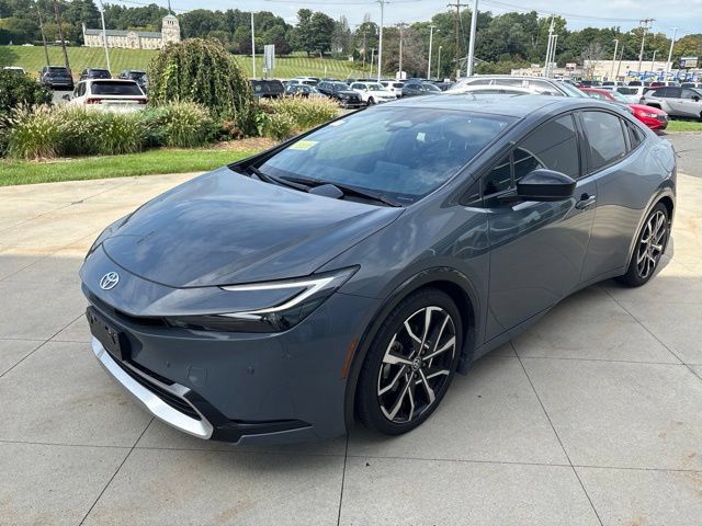 Used 2024 Toyota Prius Prime FWD image 3