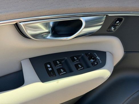 New 2026 Volvo XC90 T8 Plus w/ Protection Package AWD/4WD image 9