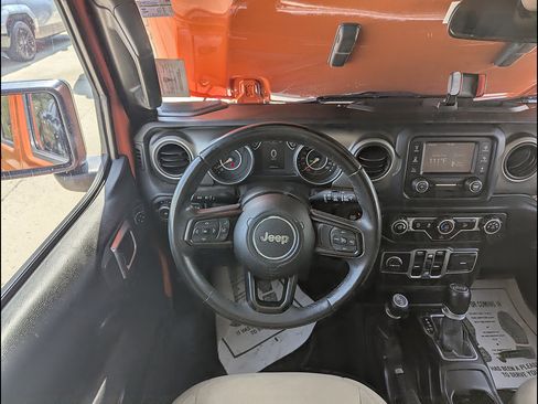 Used 2018 Jeep Wrangler Unlimited Sport S AWD/4WD image 3