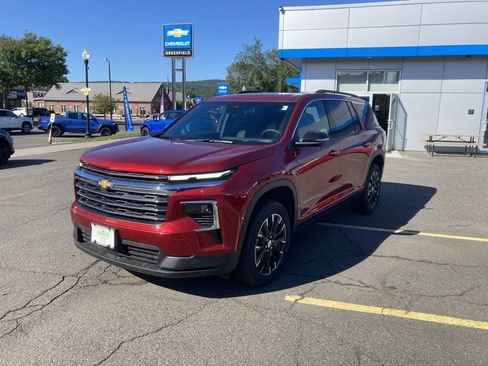 New 2025 Chevrolet Traverse LT w/ Sun and Wheel Package image 3