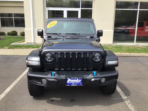 Used 2023 Jeep Wrangler Unlimited w/ Cold Weather Group AWD/4WD image 2