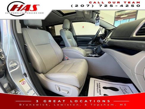 Used 2019 Toyota Highlander Limited AWD/4WD image 11