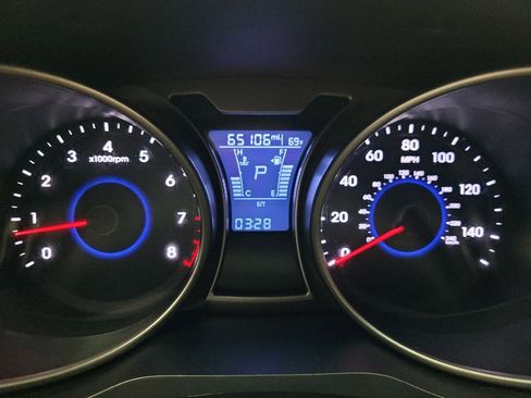 Used 2017 Hyundai Veloster Value Edition image 23