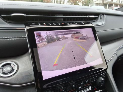 Used 2023 Jeep Grand Cherokee L Overland image 32