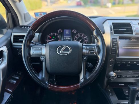 Used 2018 Lexus GX 460 Premium w/ Premium Package AWD/4WD image 35
