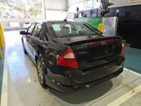 Used 2010 Ford Fusion SE image 2