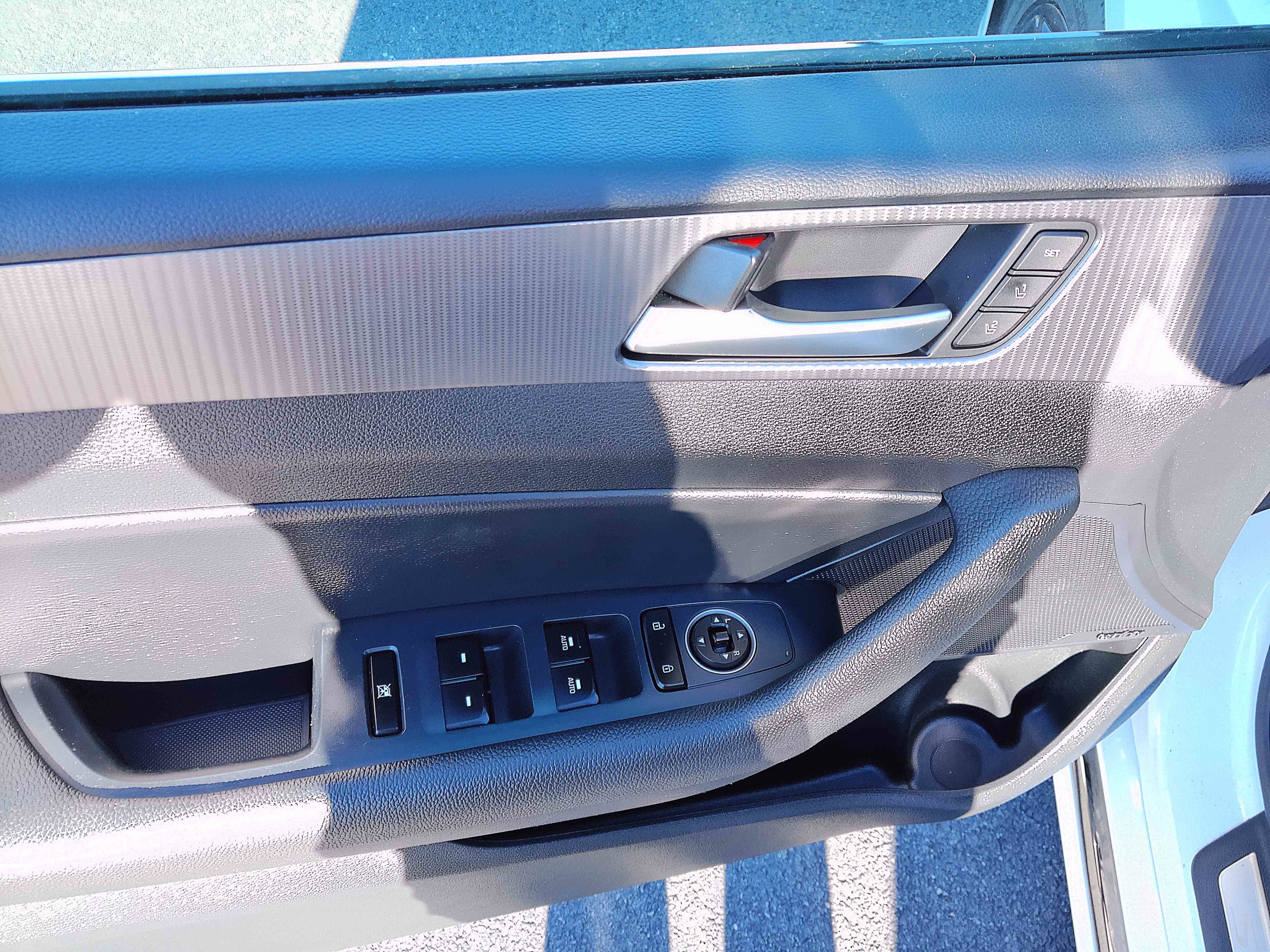 Used 2018 Hyundai Sonata Limited FWD image 17