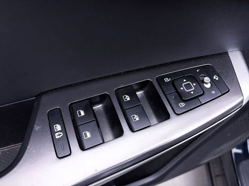 Used 2024 Kia EV6 Light RWD image 17