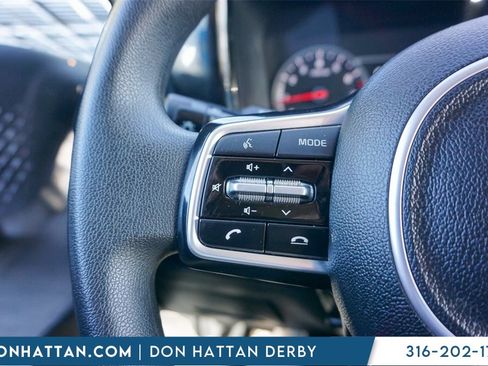 Used 2023 Kia Sorento LX image 12