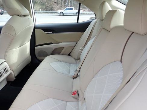 Certified 2019 Toyota Camry XLE image 17