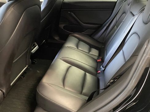 Used 2019 Tesla Model 3 Standard Range Plus image 9