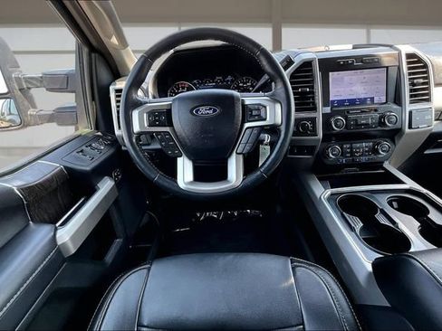 Used 2021 Ford F250 Lariat w/ Lariat Value Package AWD/4WD image 5