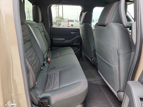 Used 2023 Nissan Frontier PRO-4X w/ Pro Convenience Package image 12