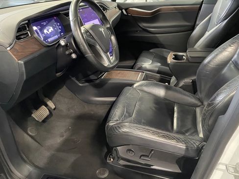 Used 2016 Tesla Model X 90D image 11