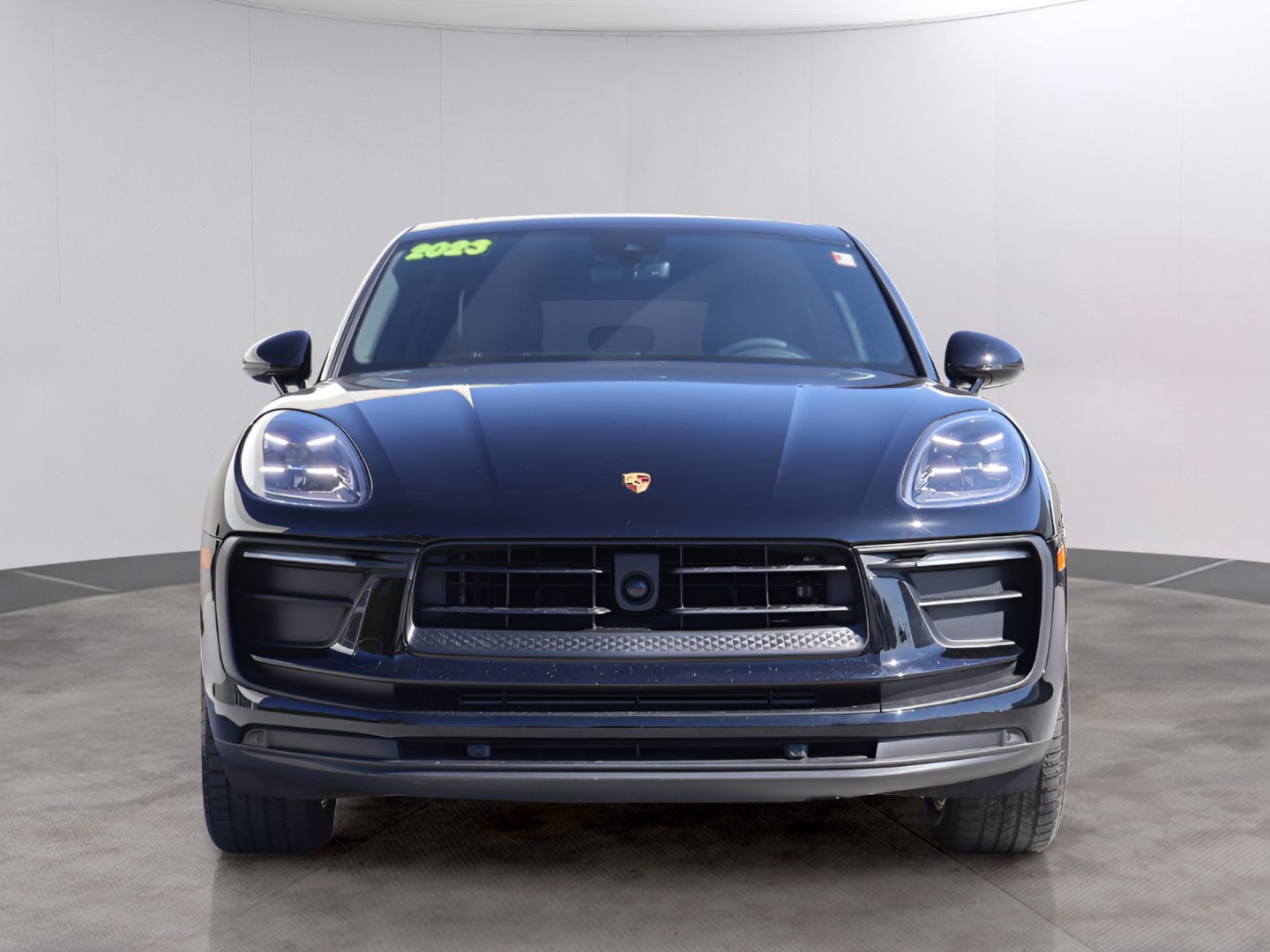 Used 2023 Porsche Macan Turbo AWD/4WD image 2