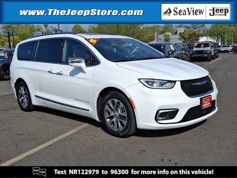 Certified 2022 Chrysler Pacifica Pinnacle FWD image 1