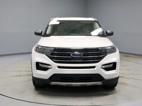 Used 2023 Ford Explorer XLT w/ Equipment Group 202A AWD/4WD image 6