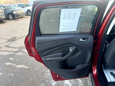 Used 2015 Ford Escape SE image 14