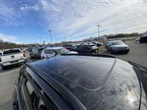 Used 2023 Jeep Compass Altitude w/ Sun and Sound Group image 13