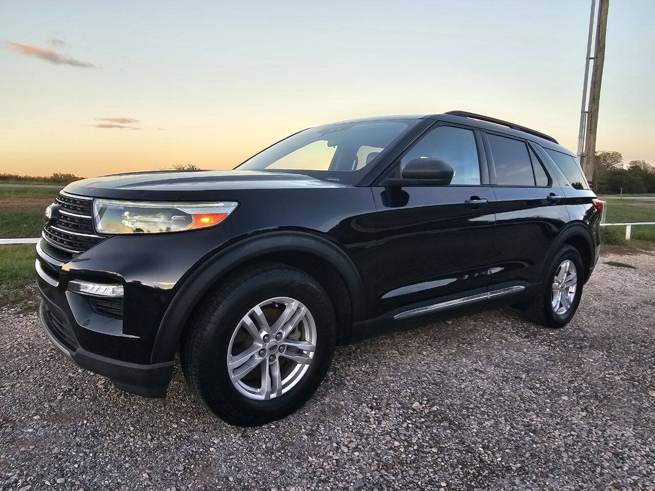 Used 2020 Ford Explorer XLT w/ Equipment Group 202A RWD image 1