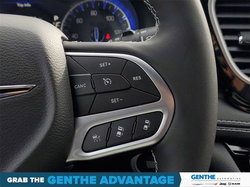 New 2026 Chrysler Pacifica Select image 15