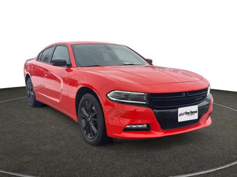 Used 2022 Dodge Charger SXT w/ Blacktop Package image 8