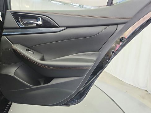 Used 2022 Nissan Maxima SR image 37