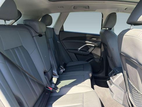 Used 2025 Audi Q5 Premium Plus w/ Premium Plus AWD/4WD image 29
