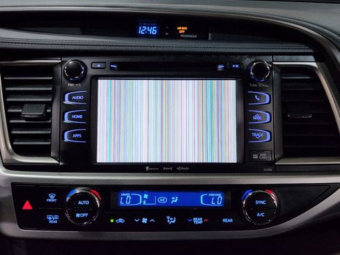 Used 2019 Toyota Highlander XLE image 36