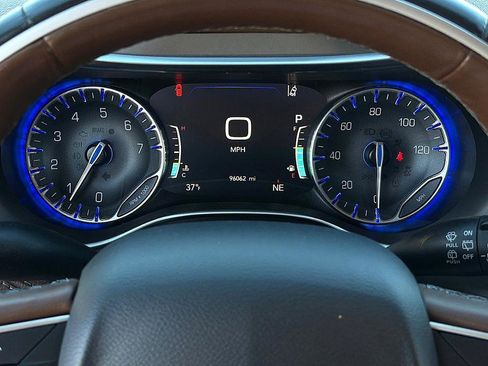 Used 2019 Chrysler Pacifica Limited w/ Tire & Wheel Group image 12