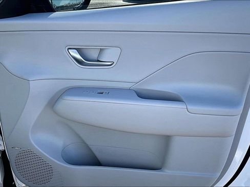 Used 2024 Hyundai Kona Limited image 25